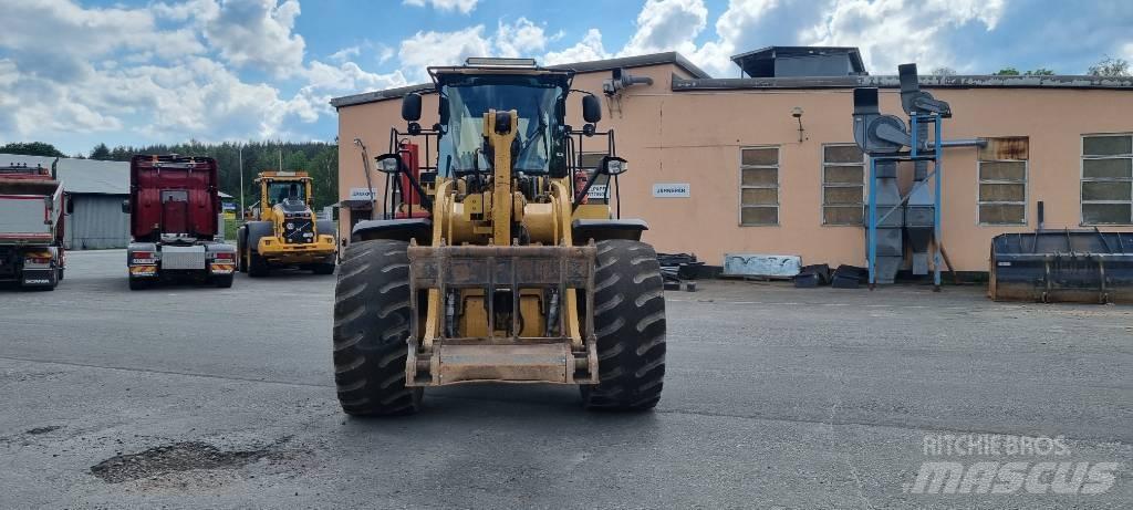 CAT 972 K Naudoti ratiniai krautuvai