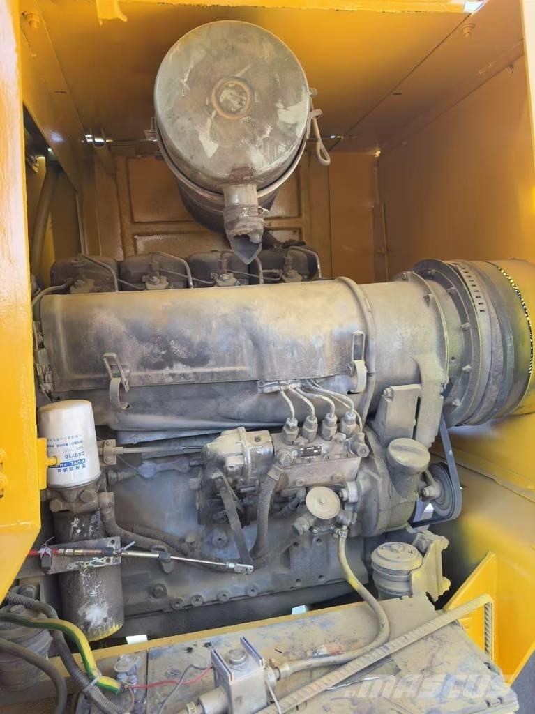 Dynapac CC 211 Porinių būgnų volai