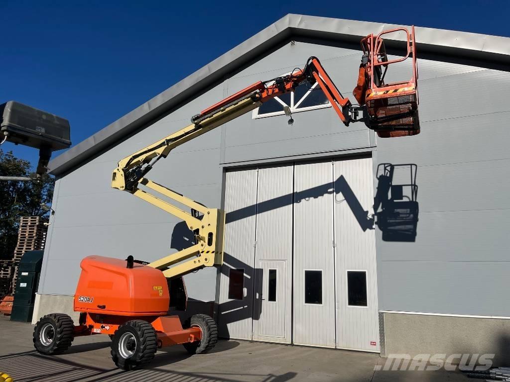 JLG 520 AJ Alkūniniai keltuvai