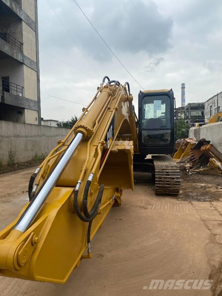 CAT 320 C Vikšriniai ekskavatoriai
