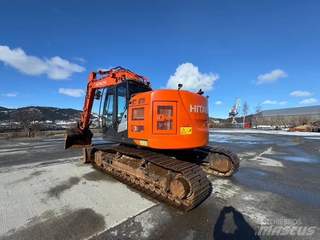 Hitachi ZX 225 US Vikšriniai ekskavatoriai