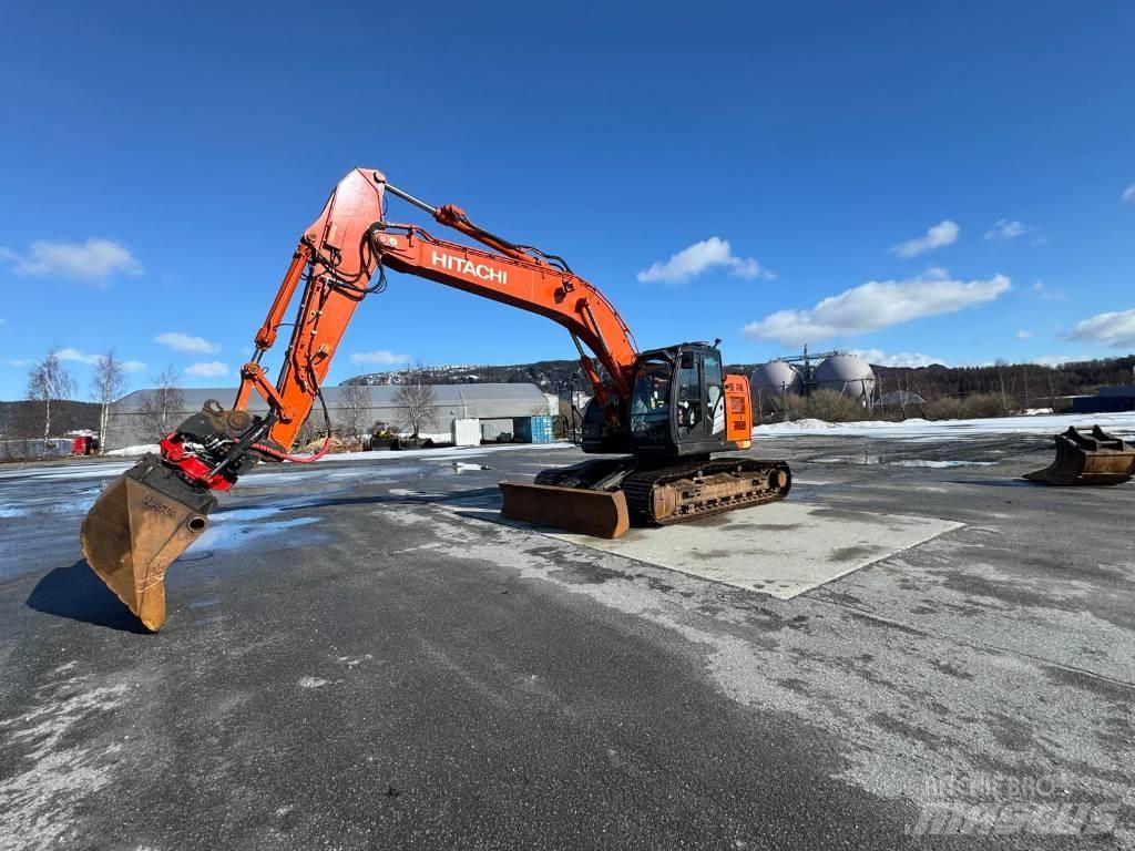 Hitachi ZX 225 US Vikšriniai ekskavatoriai
