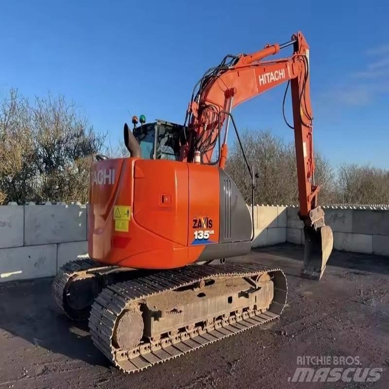Hitachi ZX 135 Vikšriniai ekskavatoriai