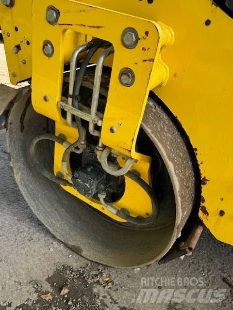 Bomag BW 120 AD-5 Porinių būgnų volai