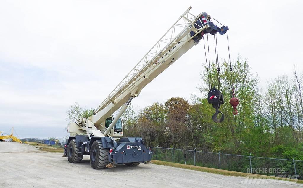 Terex RT780 Neapdoroto reljefo kranai