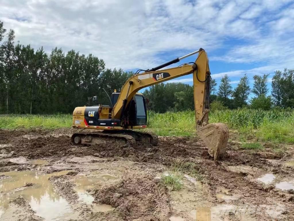 CAT 312D Vidutinės galios ekskavatoriai 7-12 t