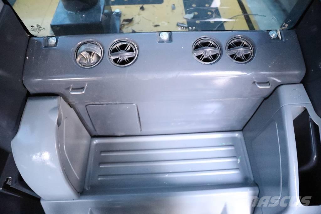 Komatsu PC 210-8 Vikšriniai ekskavatoriai