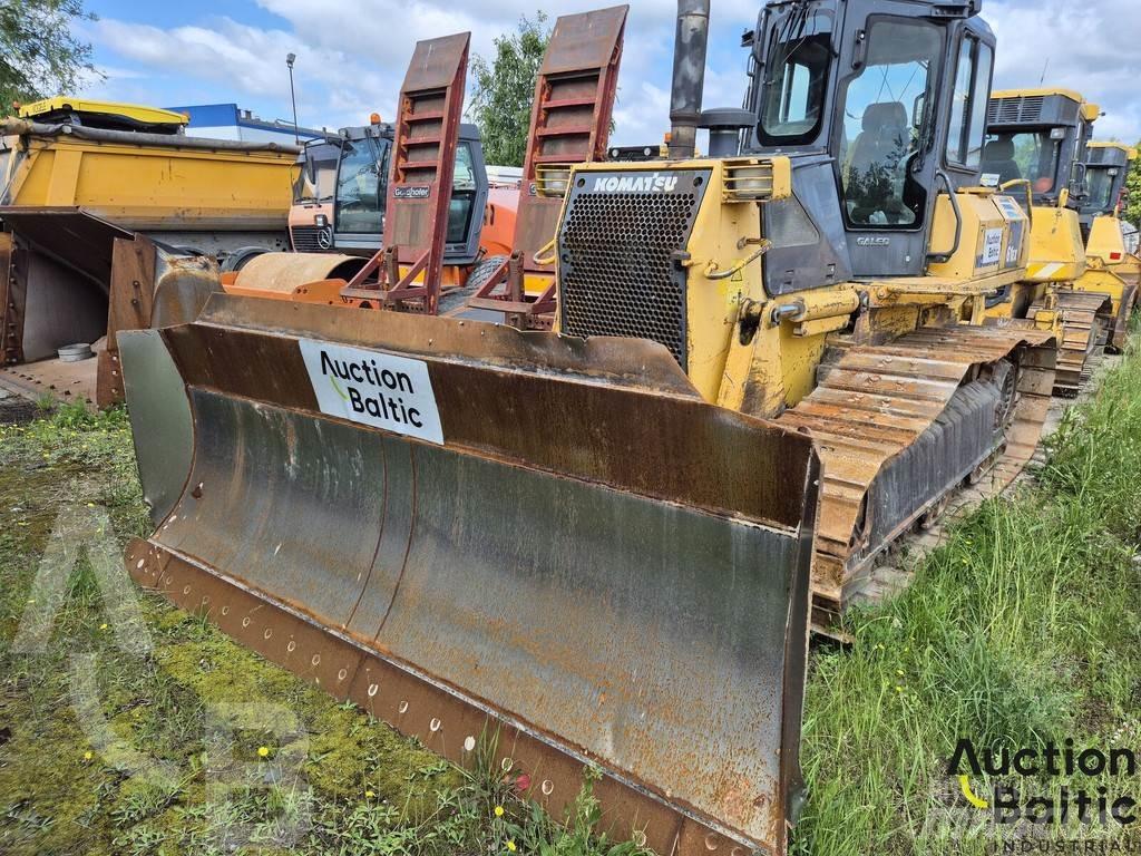 Komatsu D61EX-15 Vikšriniai buldozeriai