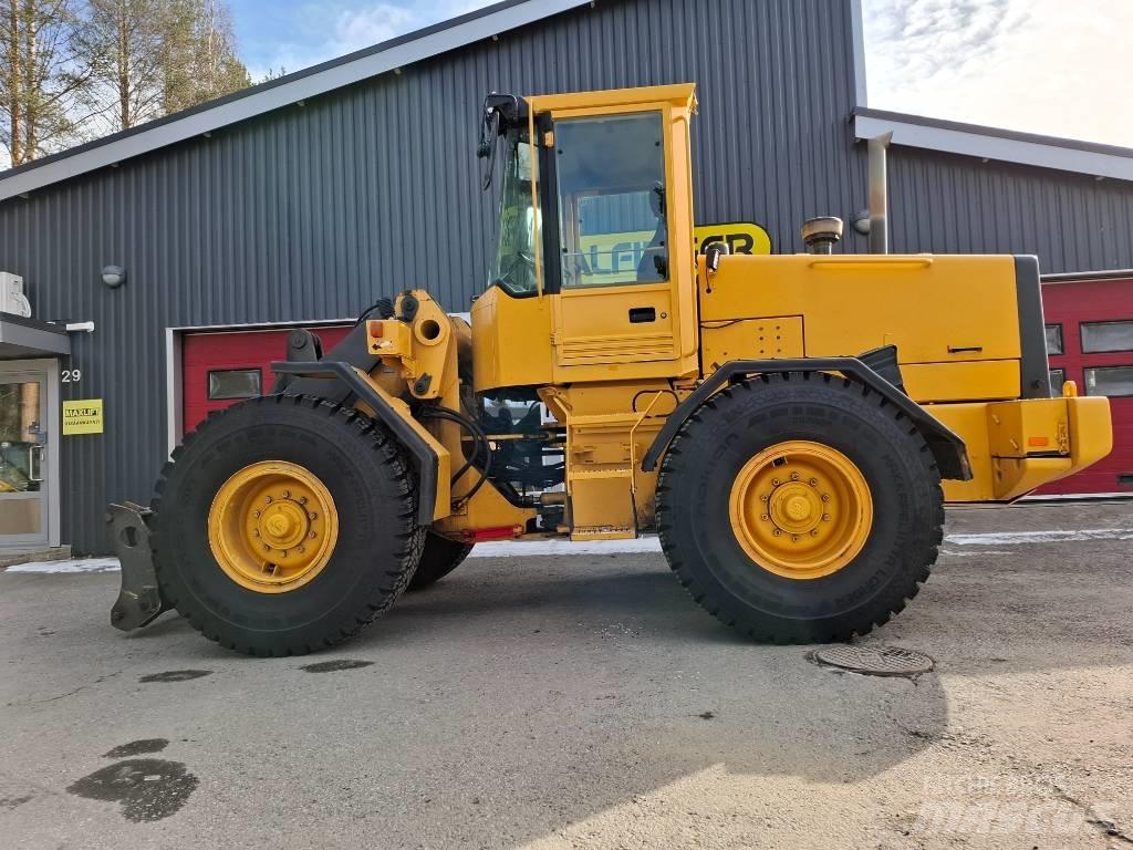 Volvo L70B Naudoti ratiniai krautuvai
