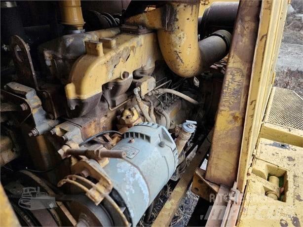 CAT 245 Vikšriniai ekskavatoriai