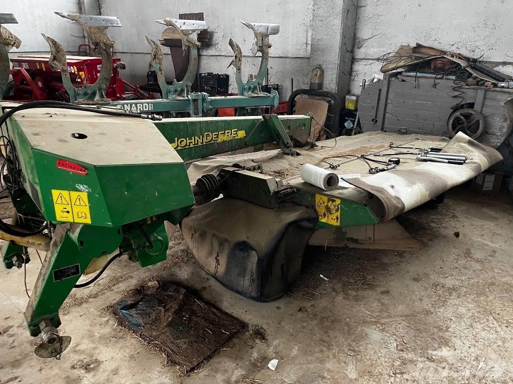 John Deere CC0324 Formuojančios žoliapjovės