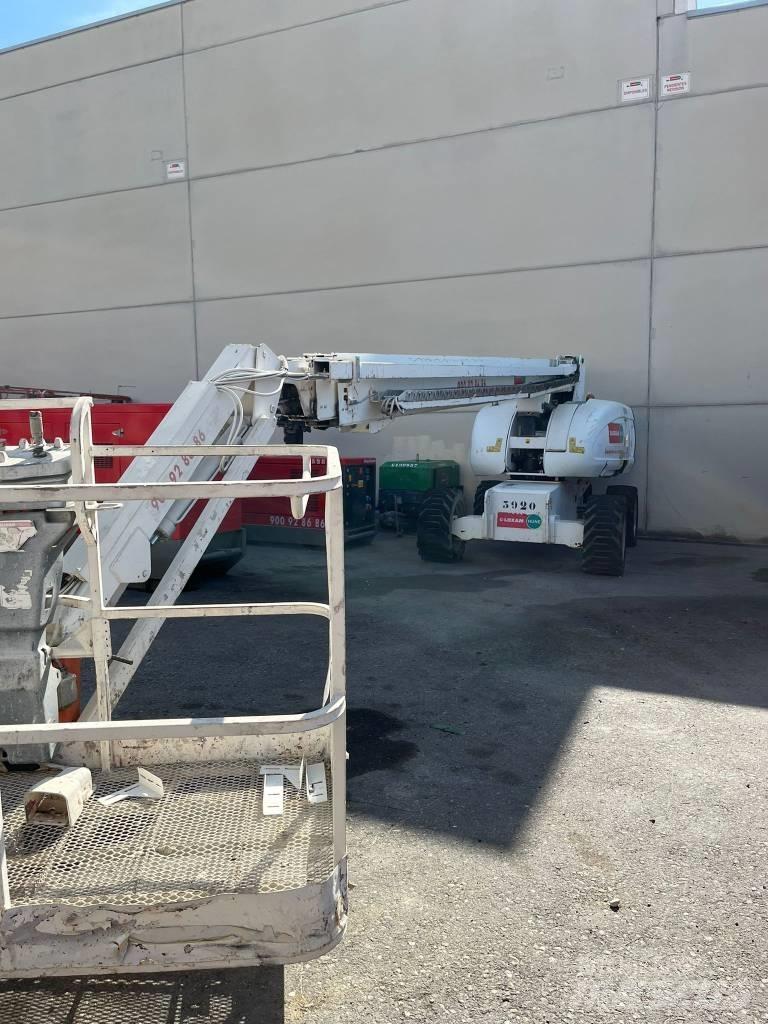 JLG 860 SJ Teleskopiniai keltuvai
