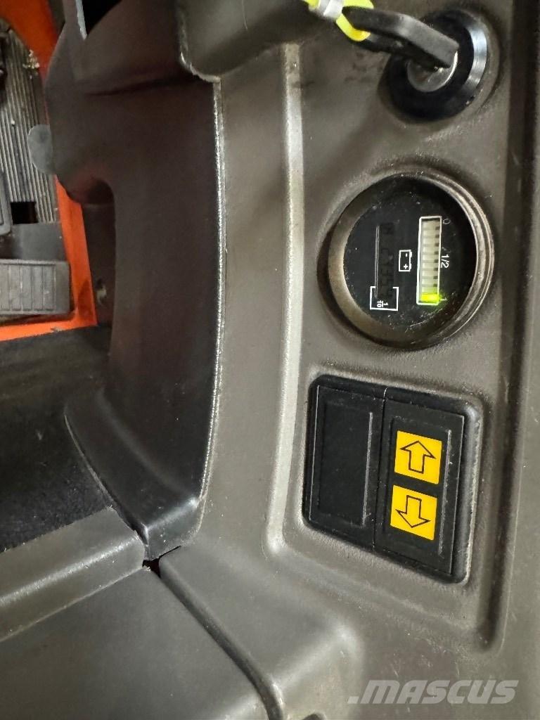 Toyota SRE135L Savaeigiai rietuvai