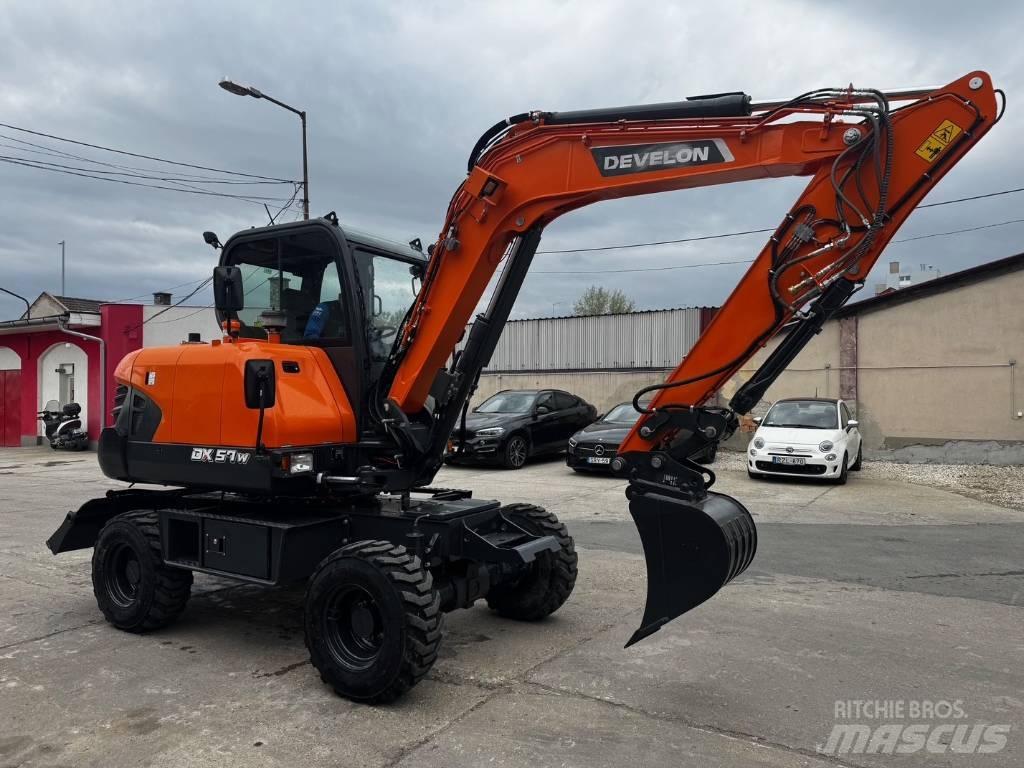 Develon DX 57 W-7 Ratiniai ekskavatoriai