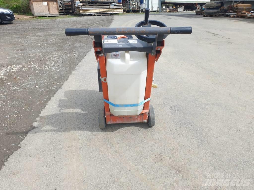Husqvarna FS 400 LV Statyba - Kita