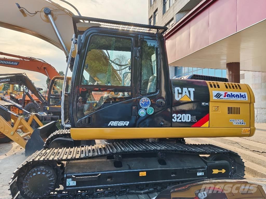 CAT 320 D2 L Vikšriniai ekskavatoriai