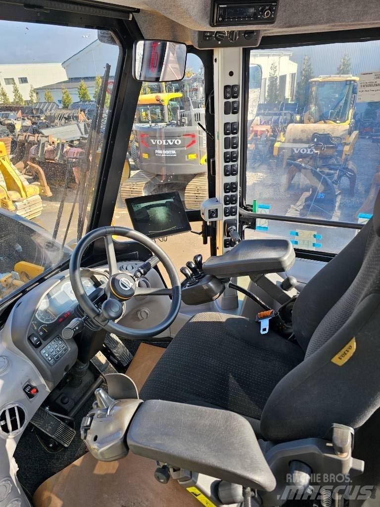 Volvo L260H Naudoti ratiniai krautuvai
