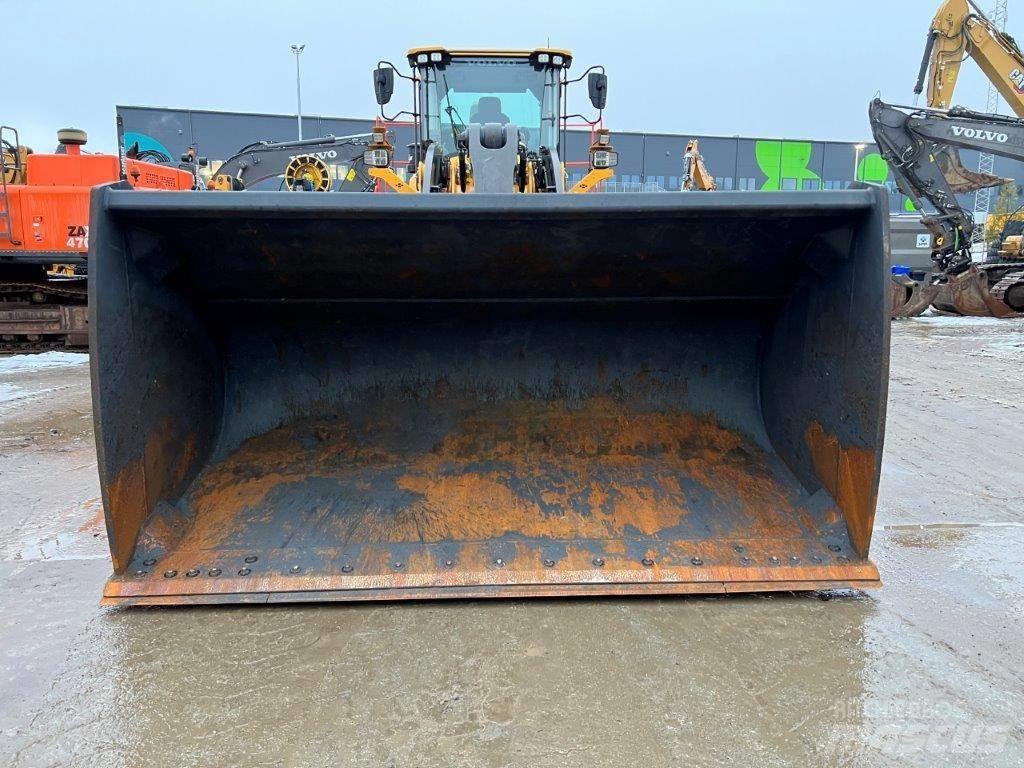 Volvo L260H Naudoti ratiniai krautuvai
