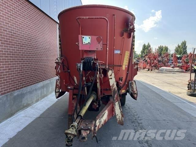 Peecon 17M³ Pašarų maišytuvai-dalytuvai