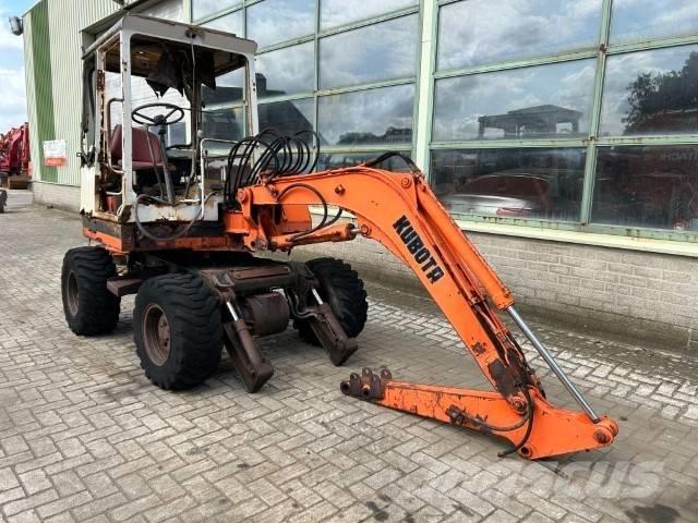 Kubota KH 16- W Ratiniai ekskavatoriai