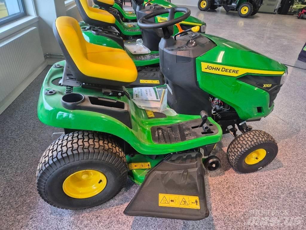 John Deere X 107 Sodo traktoriukai-vejapjovės