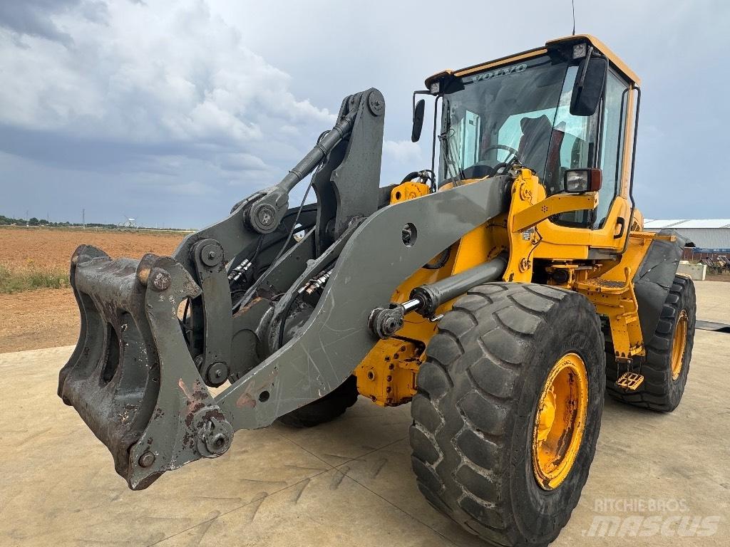 Volvo L90F Naudoti ratiniai krautuvai