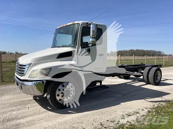 Hino 238 Važiuoklė su kabina