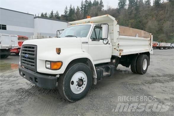 Ford F800 Savivarčių priekabų vilkikai