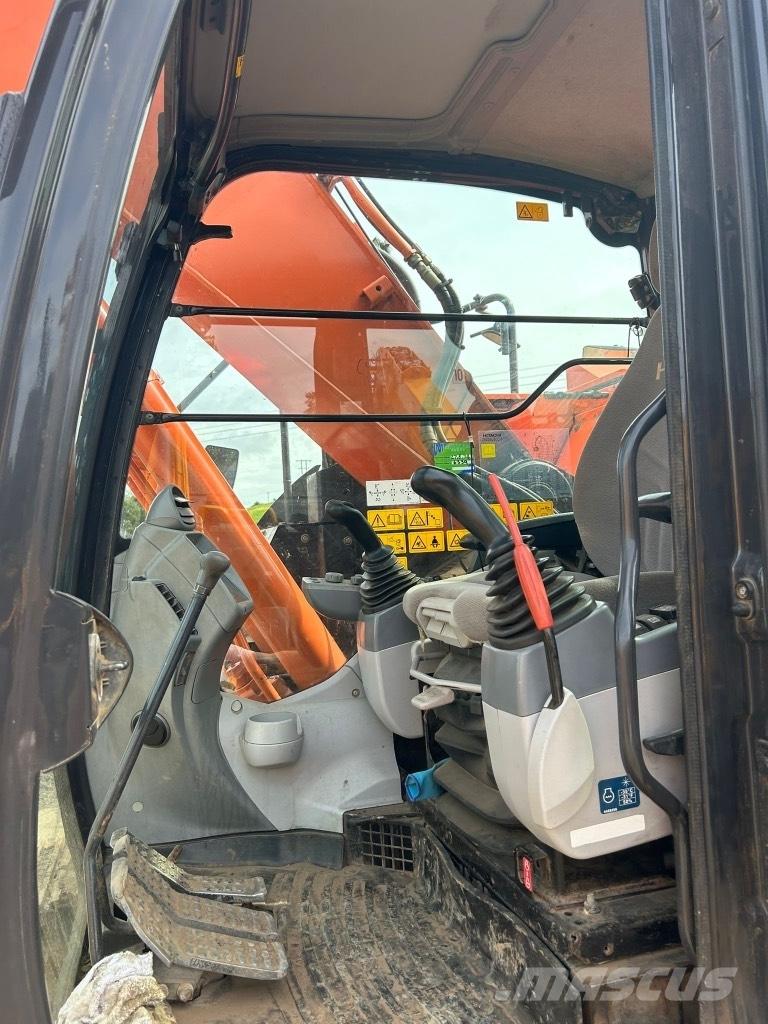 Hitachi ZX225 USLC-6 Vikšriniai ekskavatoriai