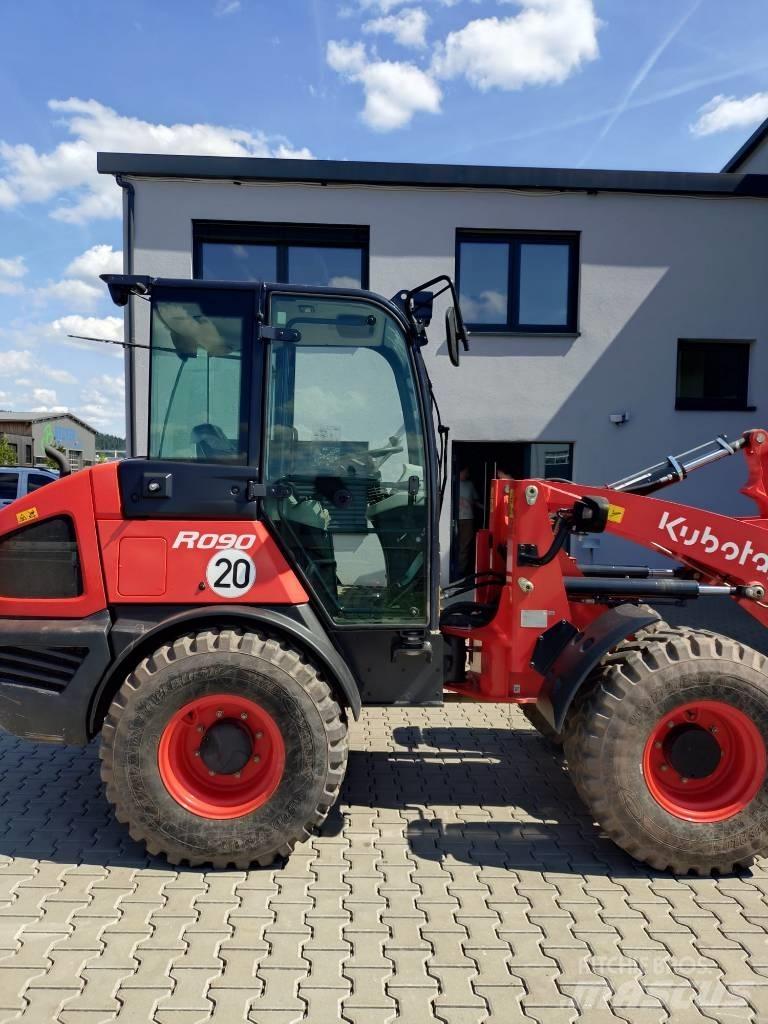 Kubota R 090 Naudoti ratiniai krautuvai
