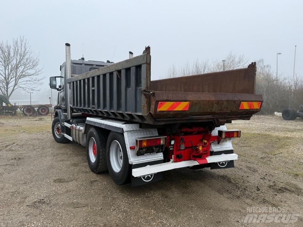 Scania T 144-530 Savivarčių priekabų vilkikai