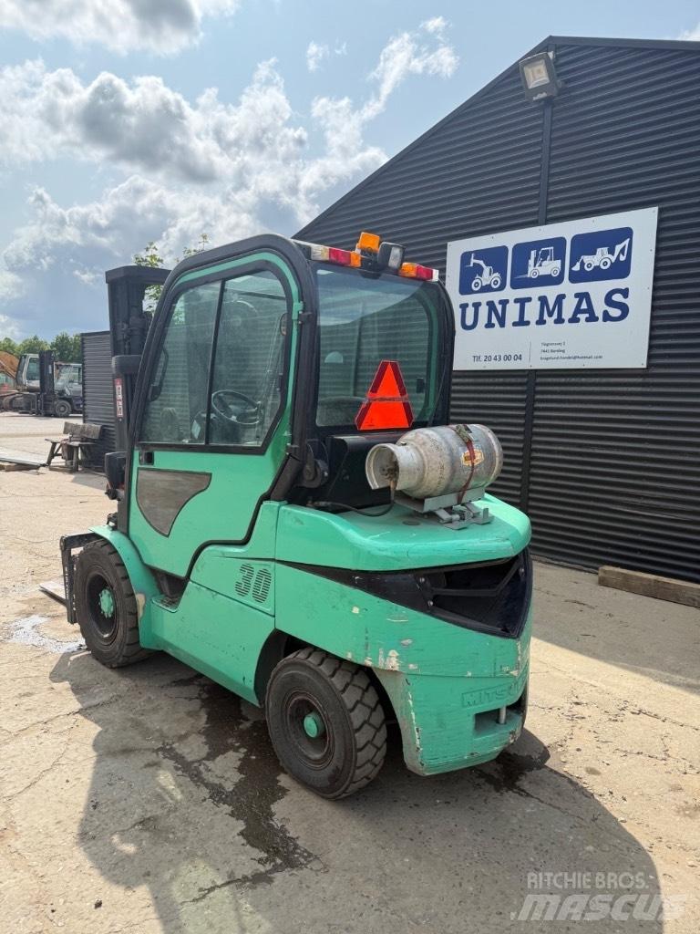 Mitsubishi FG 30 LPG (dujiniai) krautuvai