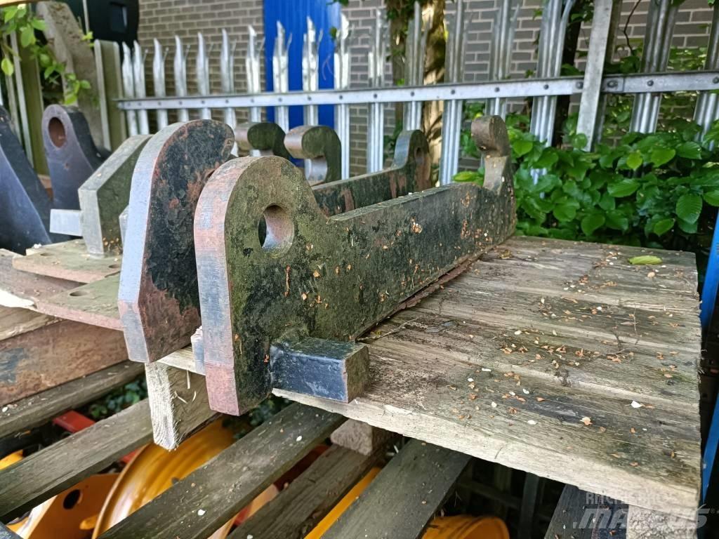 JCB WELD ON BRACKETS Kiti krovimo ir kasimo mechanizmai ir jų priedai