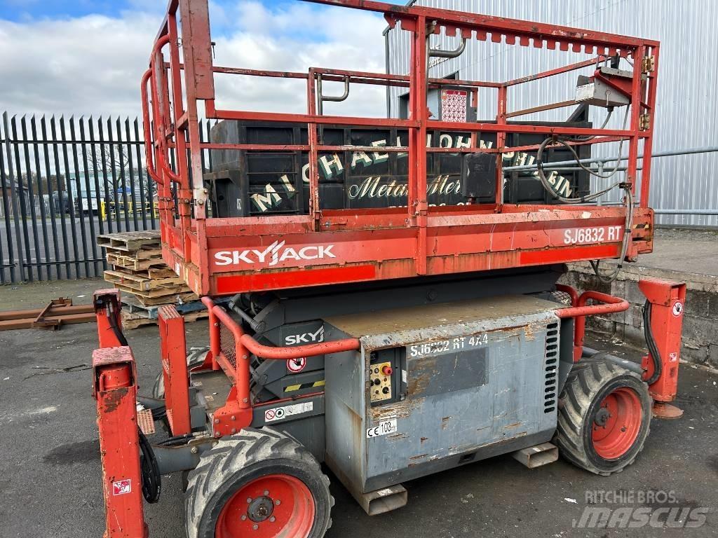 SkyJack SJ 6832 RT Žirkliniai keltuvai