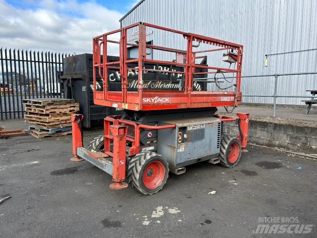 SkyJack SJ 6832 RT Žirkliniai keltuvai