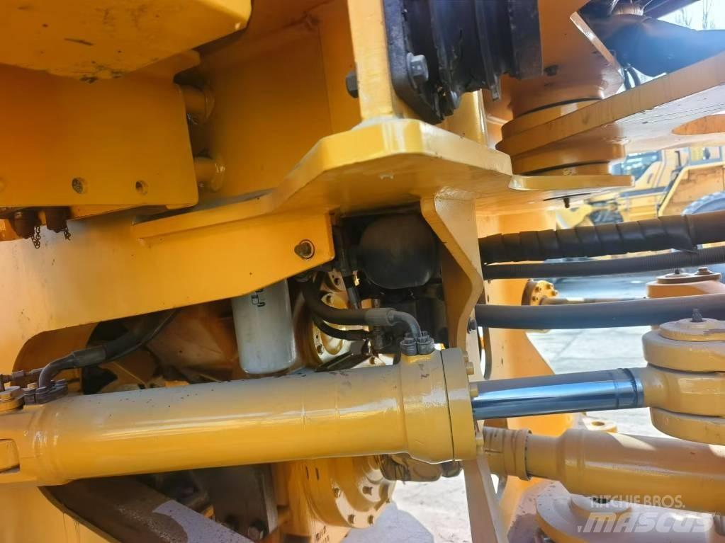 Volvo L 180 F Naudoti ratiniai krautuvai