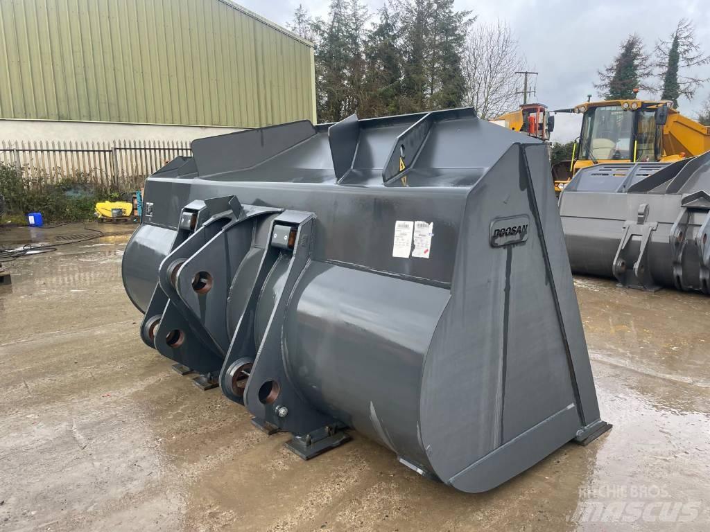 Doosan DL550 bucket Kaušai