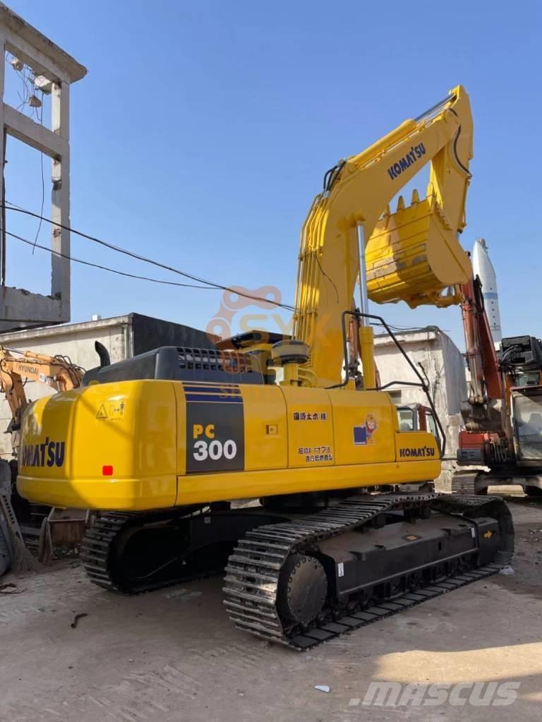 Komatsu PC 300 Vikšriniai ekskavatoriai