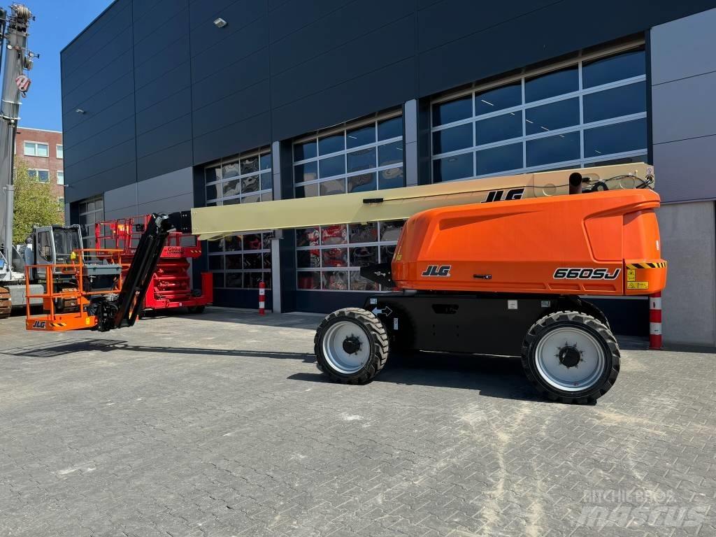 JLG 660SJ Teleskopiniai keltuvai