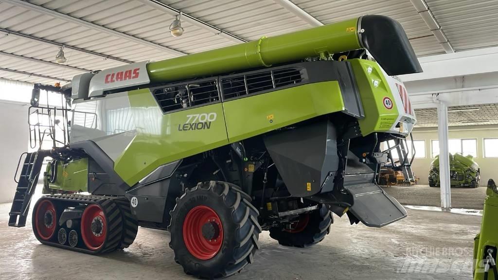CLAAS LEXION 7700 TT Derliaus nuėmimo kombainai