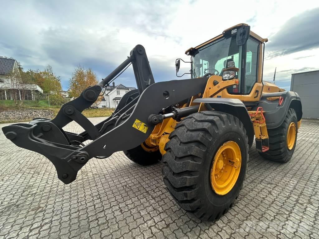 Volvo L110H Naudoti ratiniai krautuvai