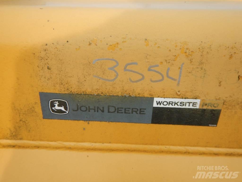 John Deere AT340424 Kaušai