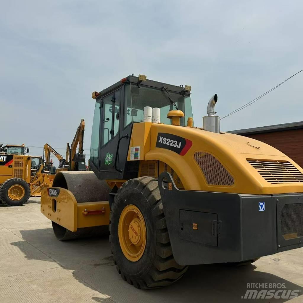 XCMG XS 223 J Vieno būgno volai