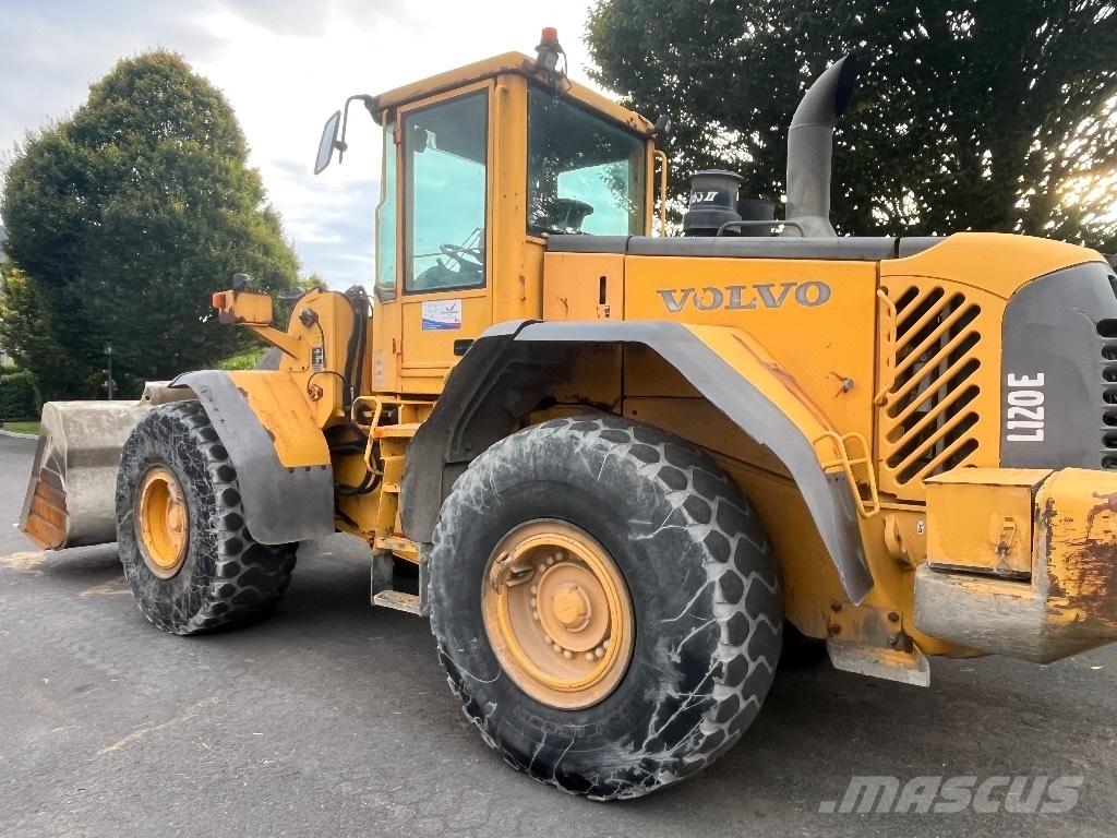 Volvo L 120 E Naudoti ratiniai krautuvai