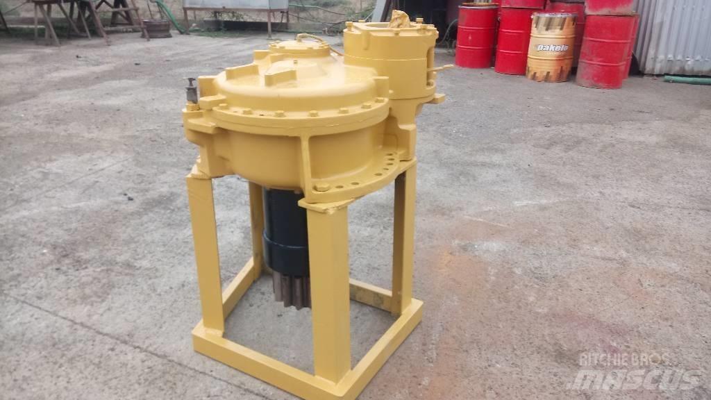 CAT 245 Transmisijos