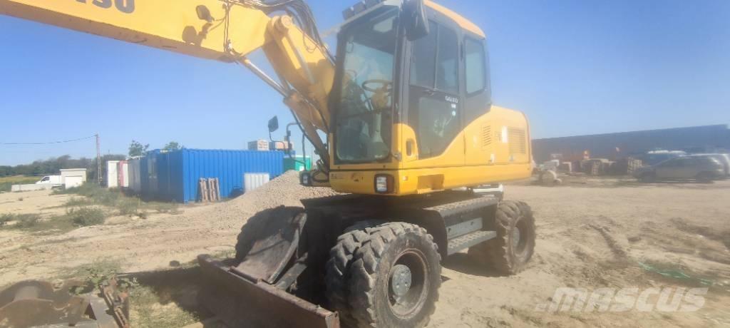 Komatsu PW 140-7 Ratiniai ekskavatoriai