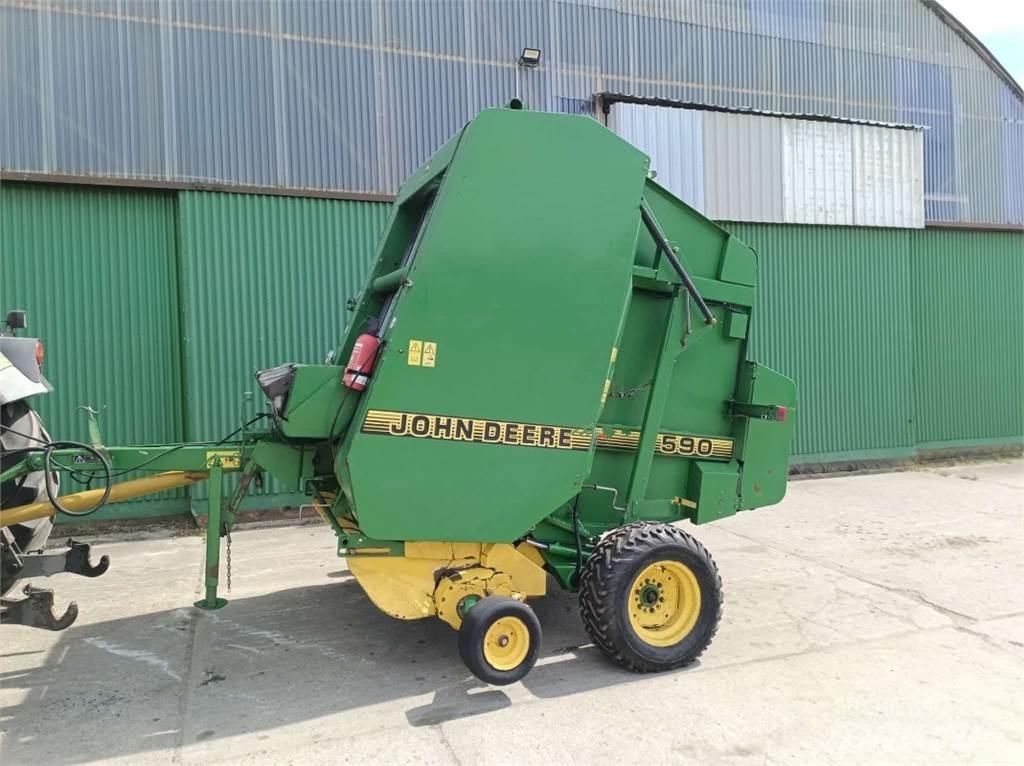 John Deere 590 Ritinių presai