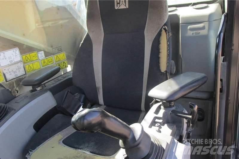 CAT 374FL Mini ekskavatoriai < 7 t
