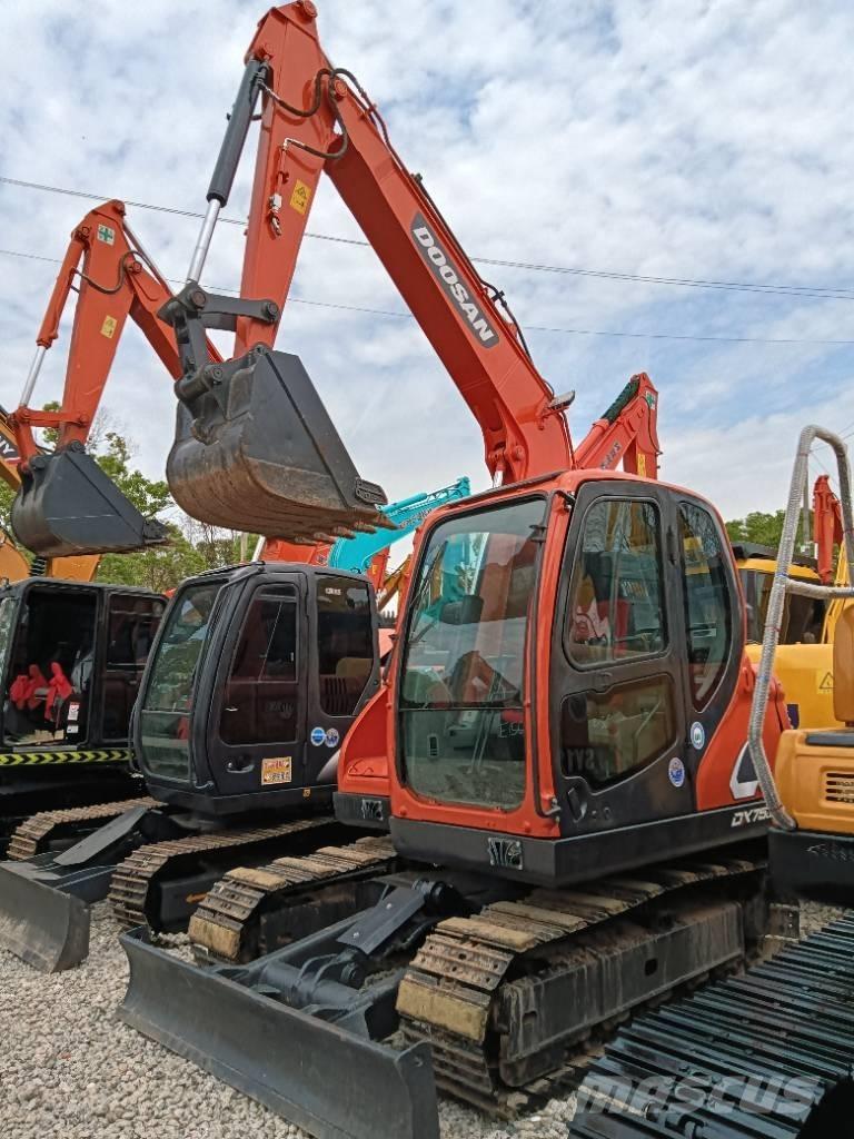 Doosan DX 75 Vikšriniai ekskavatoriai