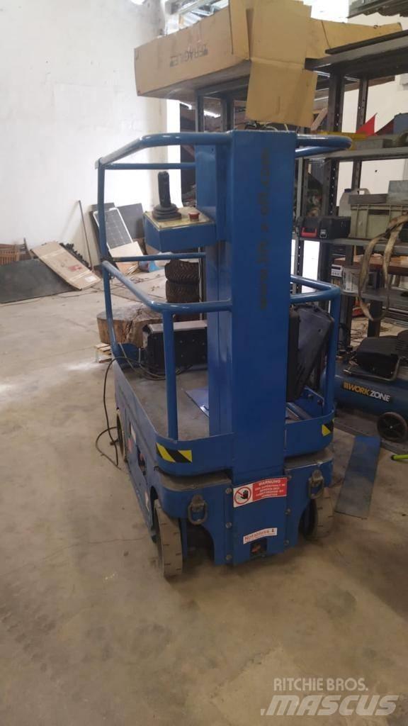 UpRight TM12 Žirkliniai keltuvai